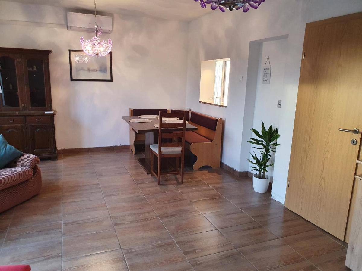 דירות מאלינסקה Apartman Meg מראה חיצוני תמונה